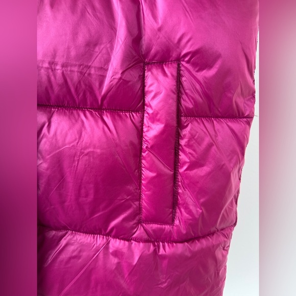 Kensie Puffer Vest With Detachable Hood - Picture 3 of 7